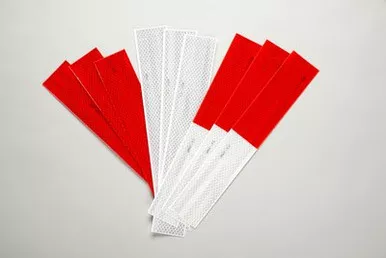 3M™ Diamond Grade™ Conspicuity Markings 983-72, Red, DOT, 1 in x 150