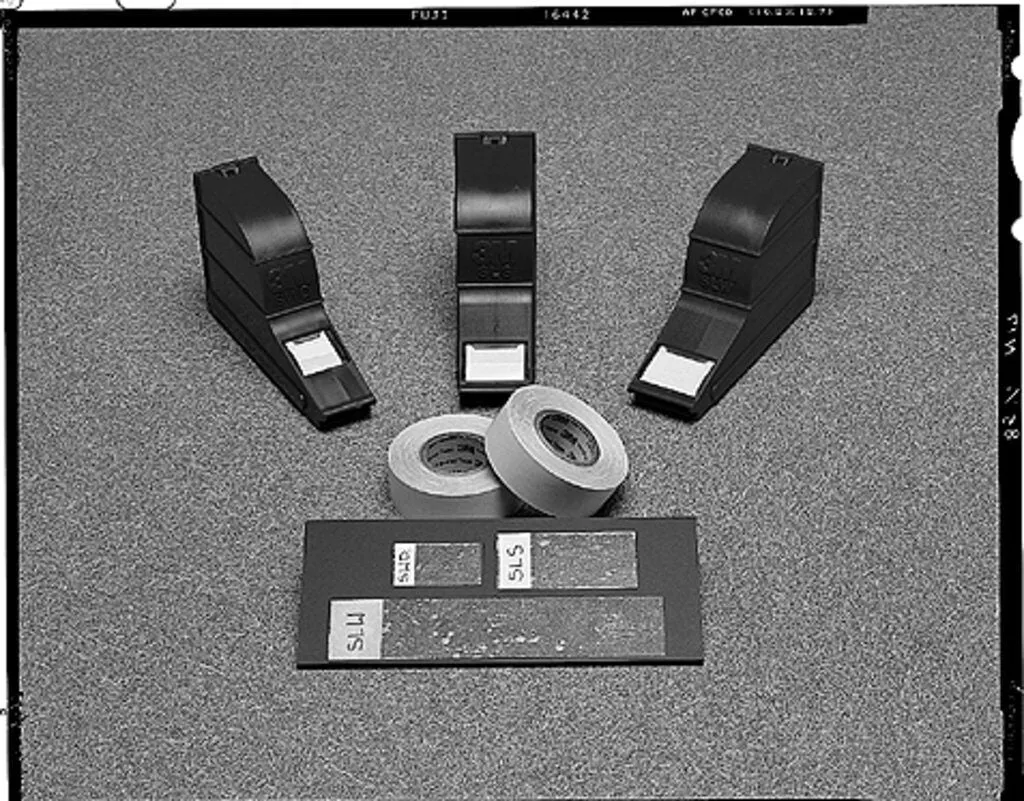 3M ScotchCode SLS~Self-Laminating Write-On Wire Marker Dispenser SLS 49653 (0.15 Inch – 0.49 Inch wire O.D. (1 Inch x 2.5 Inch)