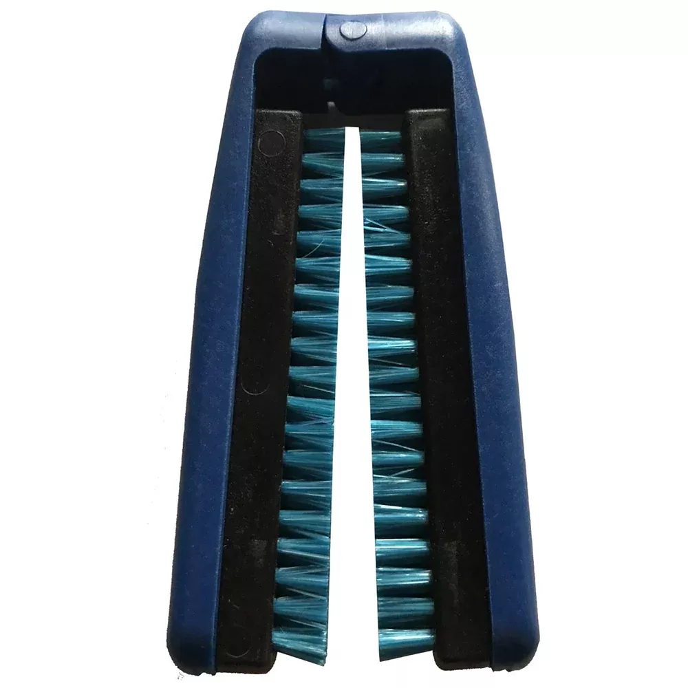 SM Arnold BluGator Seatbelt Brush